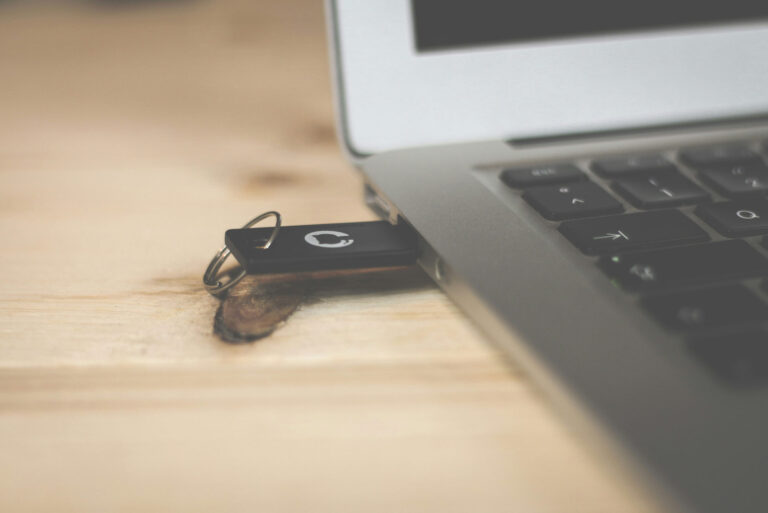 How to create a bootable thumb drive with Rufus